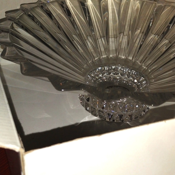 Mid-Century Modern Crystal Centerpiece Bowl with Geometric Designs by Rosenthal - Picture 5 of 8